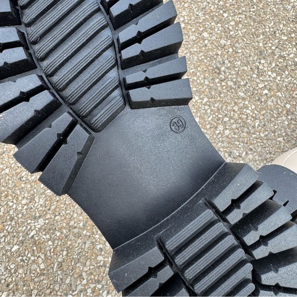 Free People Madison Loafer Boots Sz 39 US 9 Leather Beige Cream Chunky Lug Sole - Picture 5 of 5